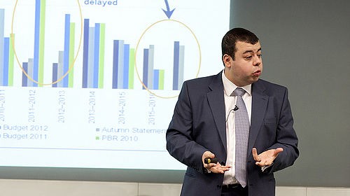 Azad Zangana, Europees econoom bij Schroders, ziet zich genoodzaakt om de groeiverwachting van de eurozone voor 2019 naar beneden bij te stellen.